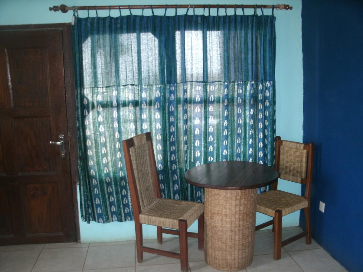 Sankofa Beach House Hotel Kokrobite Exterior foto